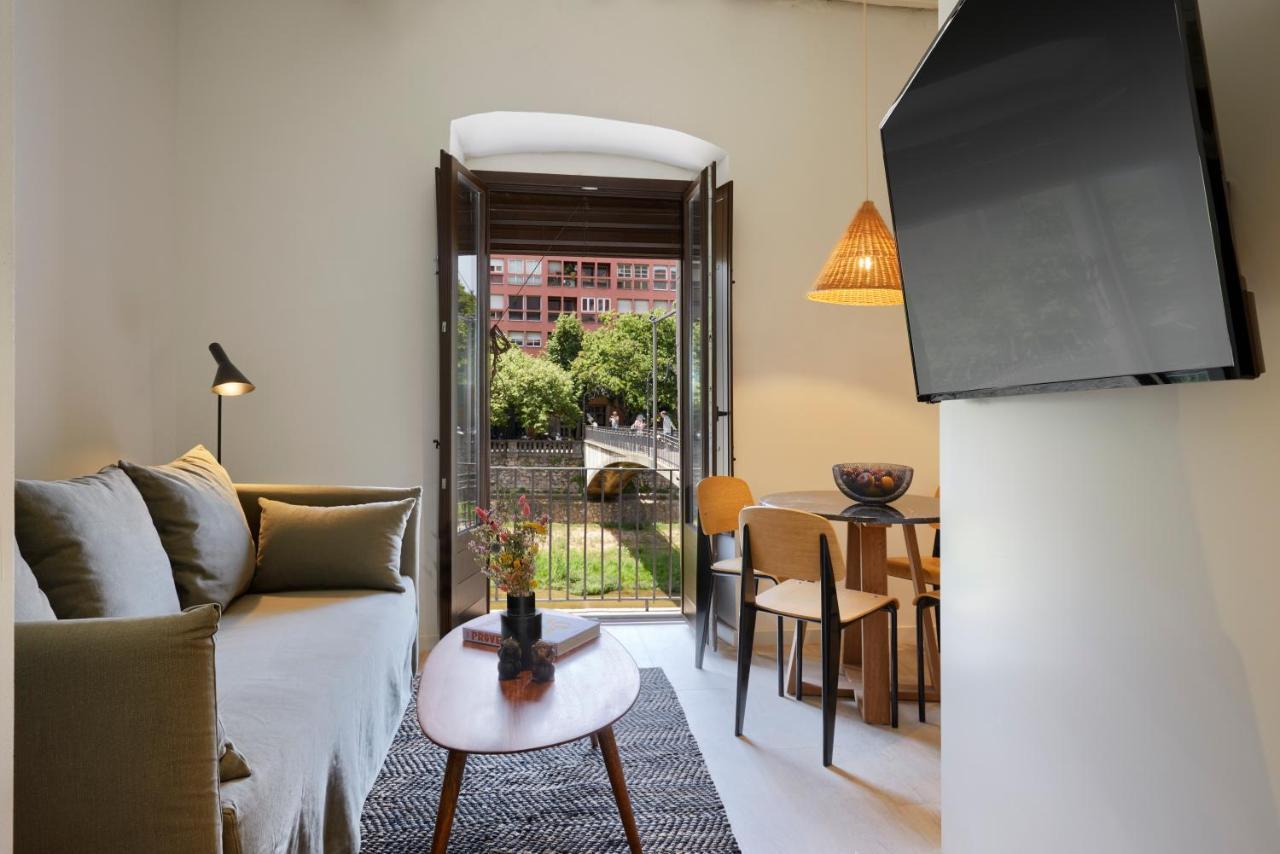Canvas Apartments & Lofts Girona Bagian luar foto